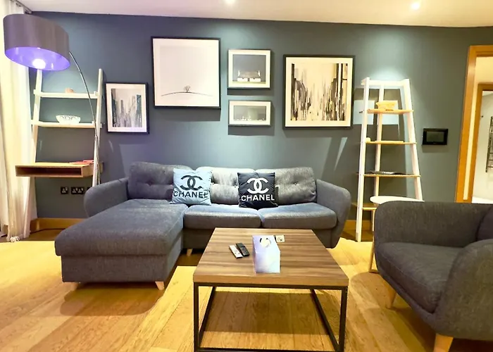 Luxury 3 Bedroom Apartment Central London By Wild